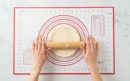 Tapis de Pâtisserie Ovensio™ | Avec Repères & Conversions, Anti-adhérent + Cadeau 🎁